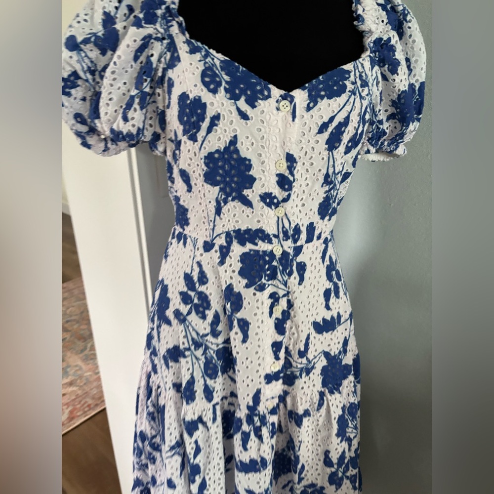 Rachel Parcell eyelet stencil tiered midi dress in Periwinkle XS - Picture 5 of 8